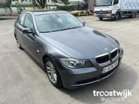 Personenauto - afbeelding 2 van  9
