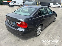 Personenauto - afbeelding 3 van  9