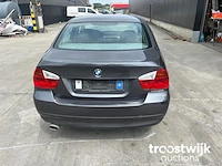 Personenauto - afbeelding 6 van  9