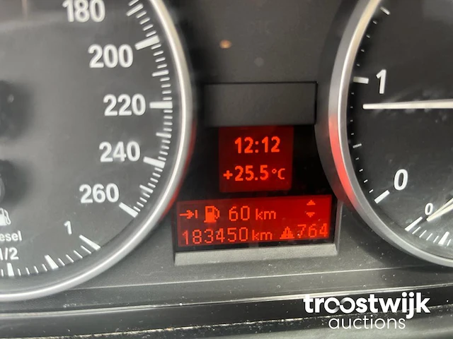 Personenauto - afbeelding 9 van  9
