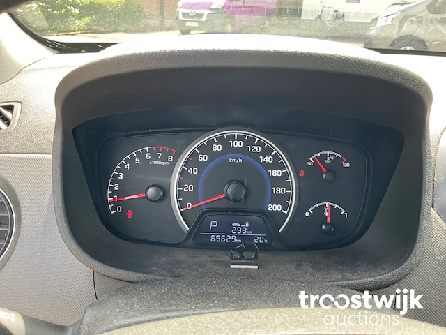 Personenauto - afbeelding 2 van  10