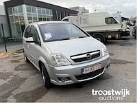 Personenauto - afbeelding 2 van  8