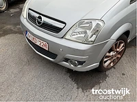 Personenauto - afbeelding 6 van  8