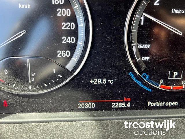 Personenauto - afbeelding 10 van  11
