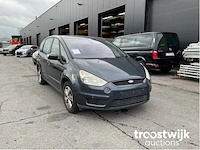 Personenauto - afbeelding 2 van  8