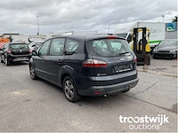 Personenauto - afbeelding 4 van  8