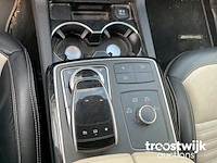 Personenauto - afbeelding 2 van  31