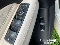 Personenauto - afbeelding 7 van  31