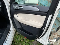 Personenauto - afbeelding 15 van  31