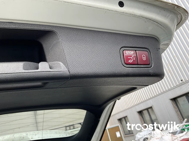 Personenauto - afbeelding 20 van  31