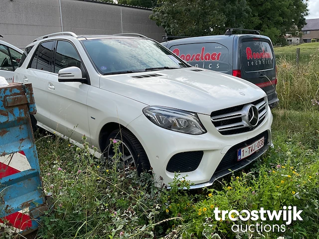 Personenauto - afbeelding 12 van  31
