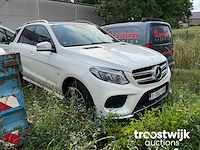 Personenauto - afbeelding 12 van  31