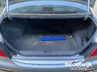 Personenauto - afbeelding 7 van  17