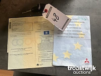 Personenauto - afbeelding 9 van  17