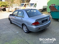 Personenauto - afbeelding 16 van  17