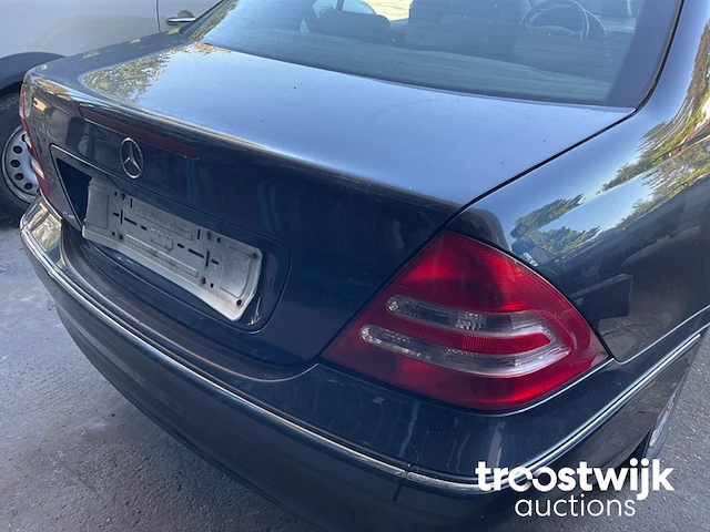 Personenauto - afbeelding 14 van  27