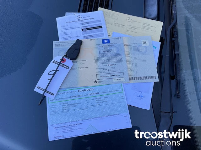Personenauto - afbeelding 19 van  27
