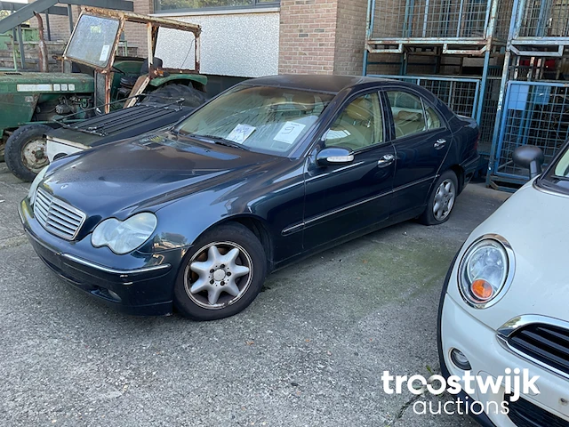 Personenauto - afbeelding 22 van  27