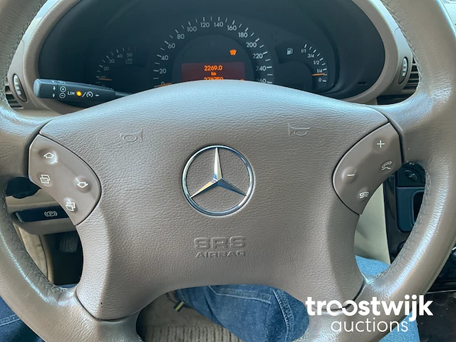 Personenauto - afbeelding 27 van  27