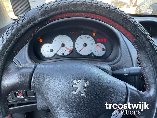 Personenauto - afbeelding 5 van  25