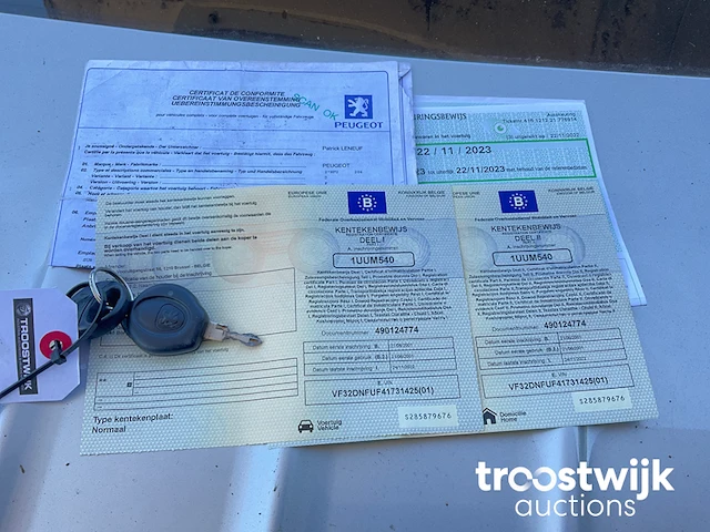 Personenauto - afbeelding 17 van  25