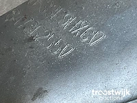 Personenauto - afbeelding 7 van  22