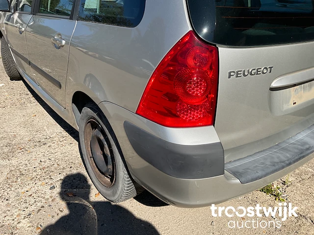 Personenauto - afbeelding 11 van  22