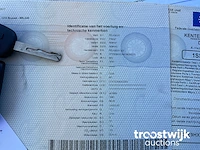 Personenauto - afbeelding 14 van  22
