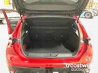 Personenauto - afbeelding 7 van  19