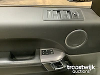Personenauto - afbeelding 2 van  23