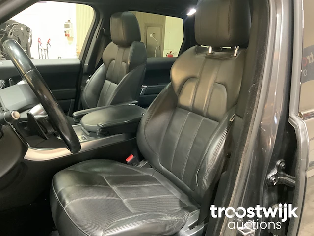 Personenauto - afbeelding 6 van  23