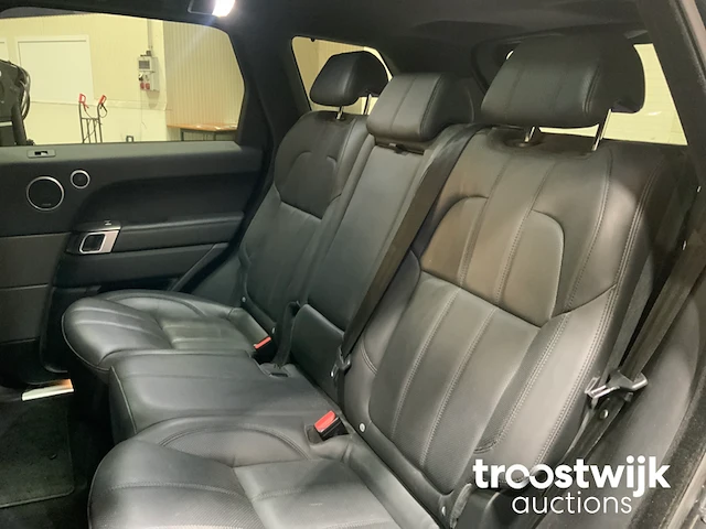 Personenauto - afbeelding 8 van  23
