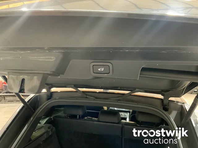 Personenauto - afbeelding 12 van  23