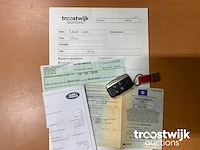 Personenauto - afbeelding 16 van  23