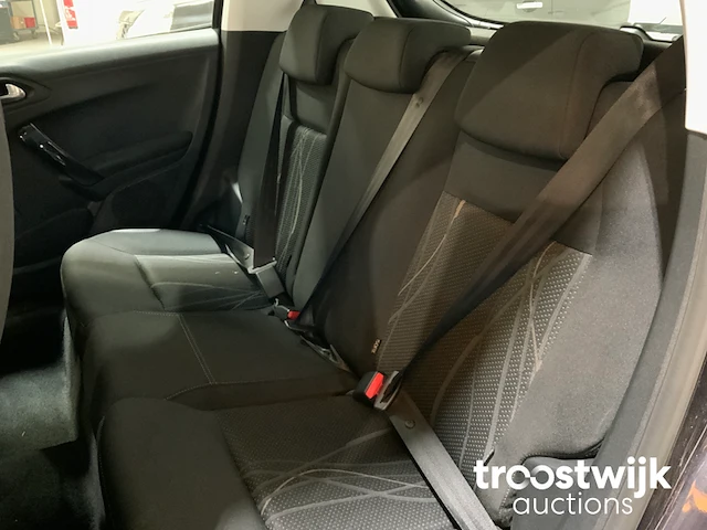 Personenauto - afbeelding 5 van  17