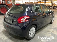 Personenauto - afbeelding 13 van  17
