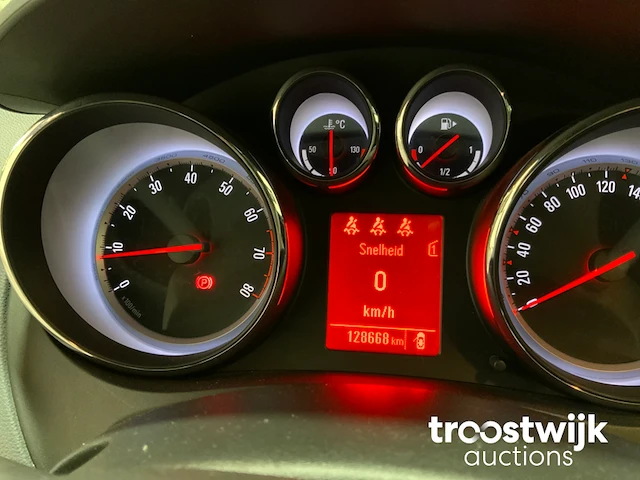 Personenauto - afbeelding 4 van  21