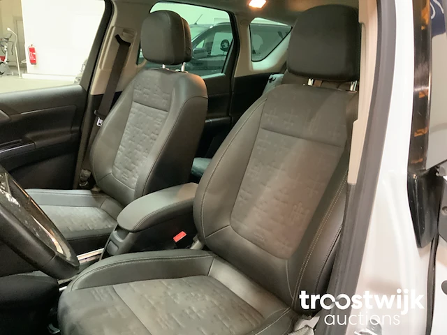 Personenauto - afbeelding 5 van  21