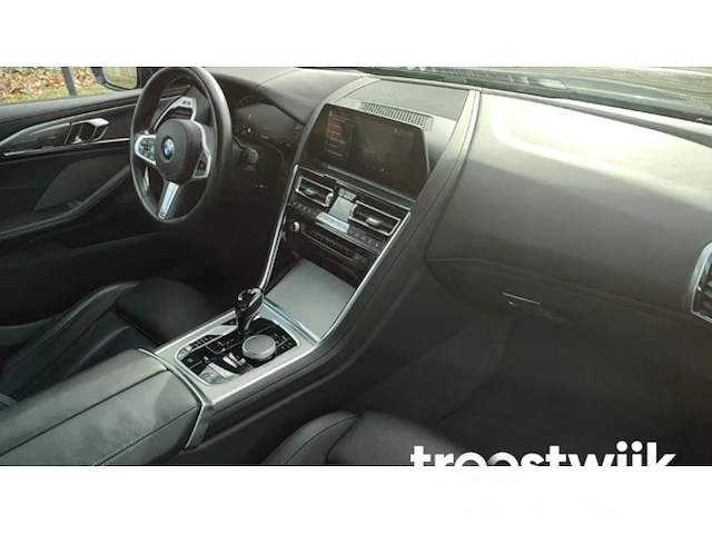 Personenauto - afbeelding 7 van  36