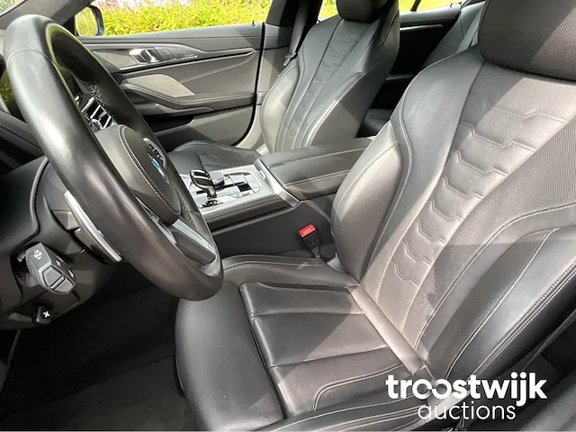 Personenauto - afbeelding 22 van  36