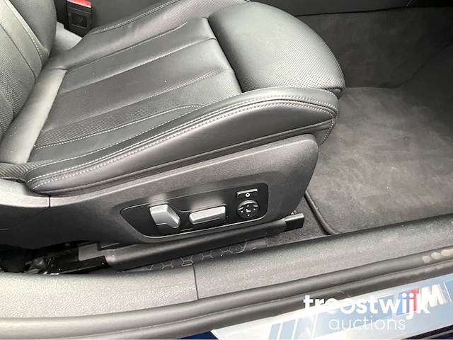 Personenauto - afbeelding 24 van  36