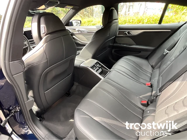 Personenauto - afbeelding 27 van  36