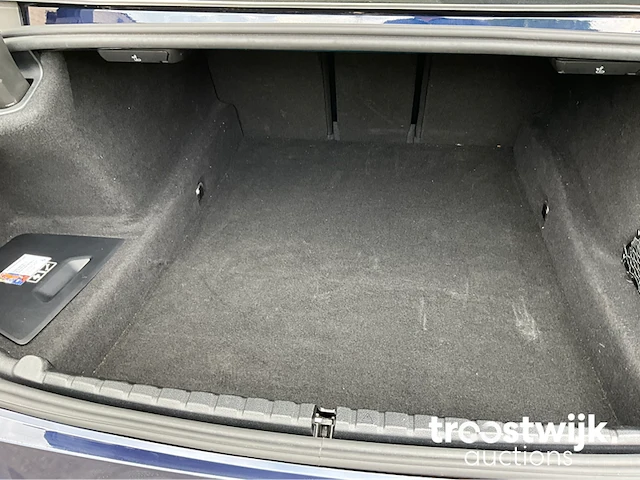 Personenauto - afbeelding 28 van  36