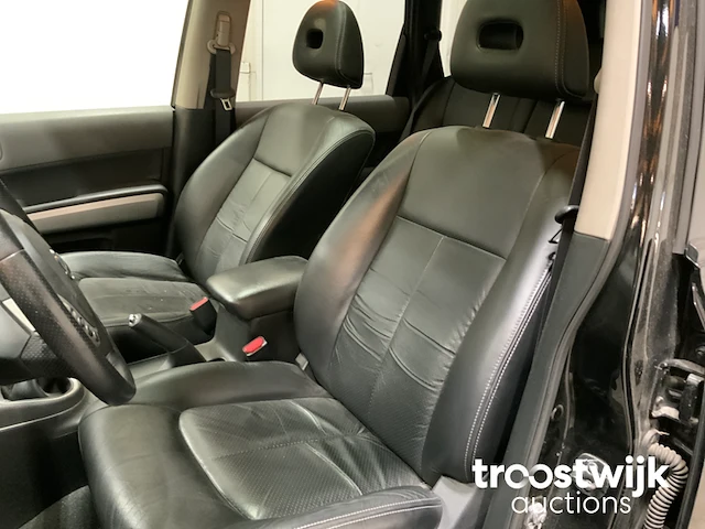 Personenauto - afbeelding 4 van  17