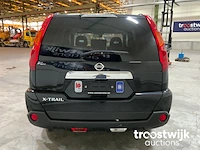 Personenauto - afbeelding 14 van  17