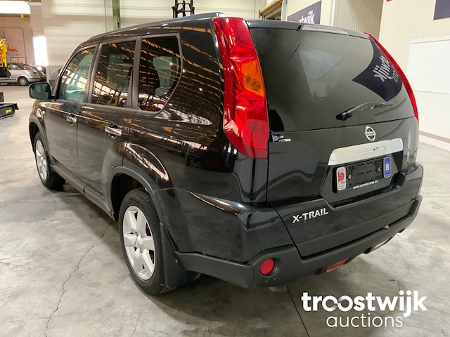 Personenauto - afbeelding 15 van  17