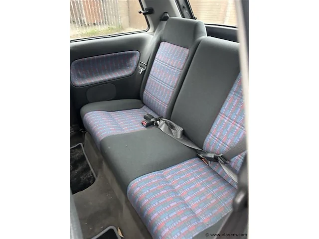 Personenauto - afbeelding 5 van  8
