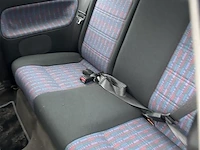 Personenauto - afbeelding 5 van  8