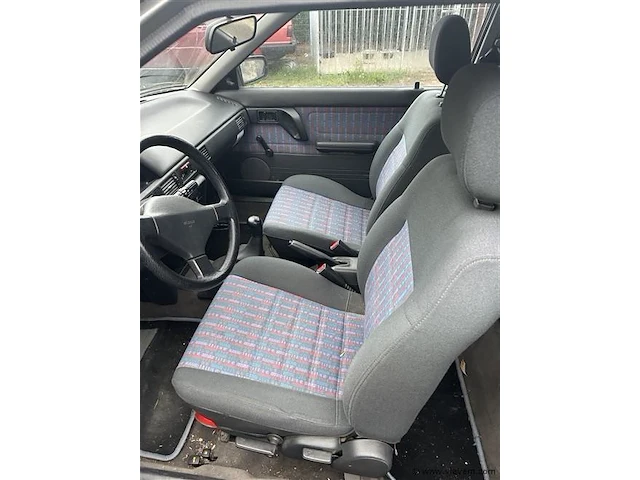 Personenauto - afbeelding 6 van  8