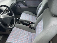 Personenauto - afbeelding 6 van  8
